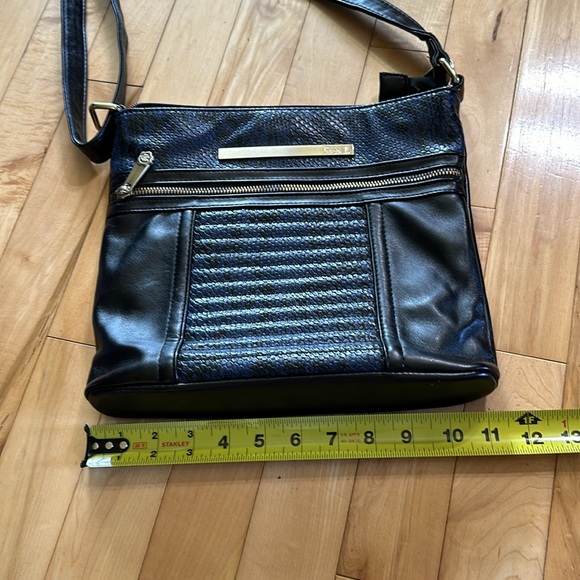 Fiorelli Purse with Snakeskin Pattern - Picture 7 of 9